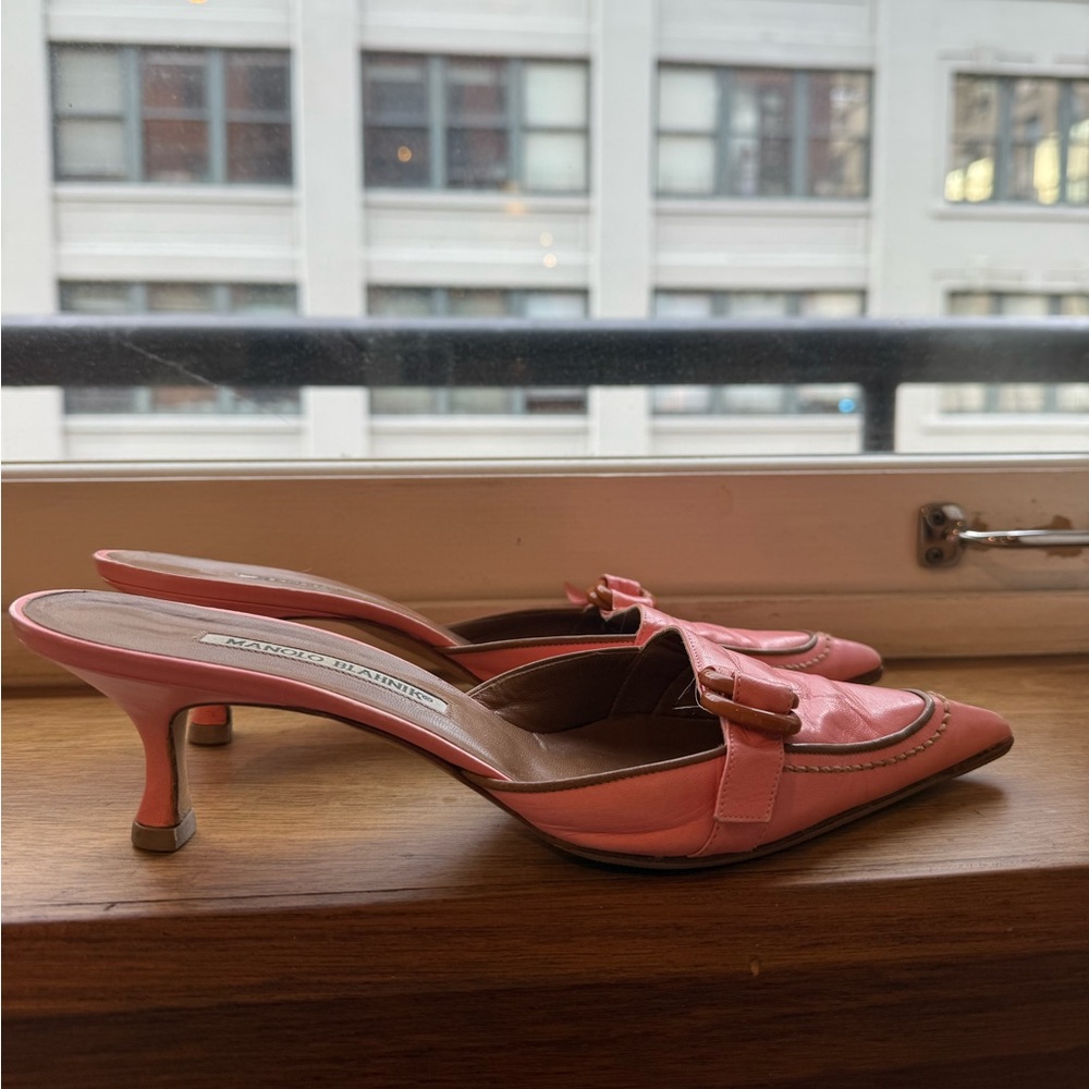 Vintage Manolo Blahnik Kitten Heels - Picture 3 of 12
